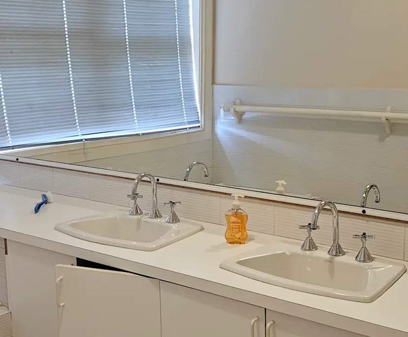 $250, Share-house, 6 bathrooms, Camberwell VIC 3124
