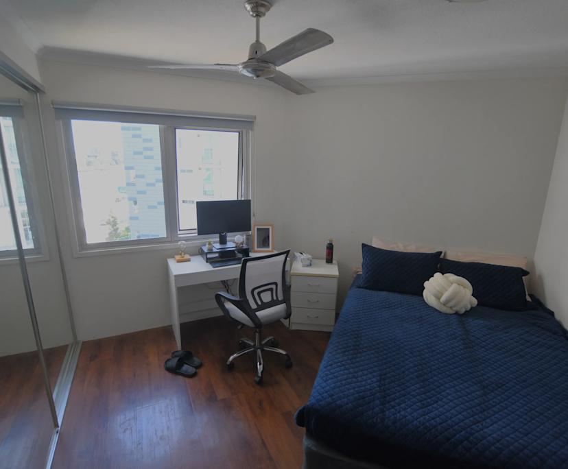 Furnished room in a flatshare