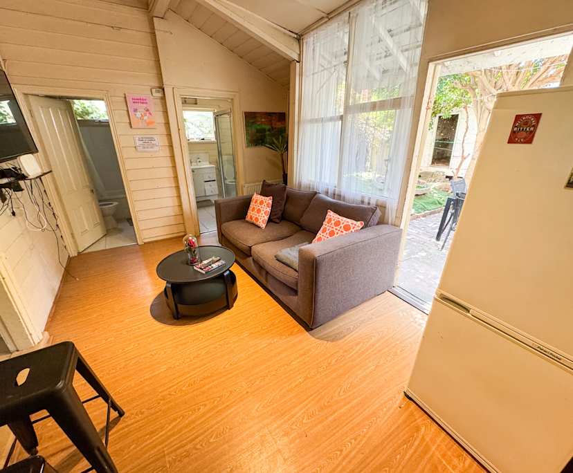 $350, Share-house, 6 bathrooms, Elwood VIC 3184