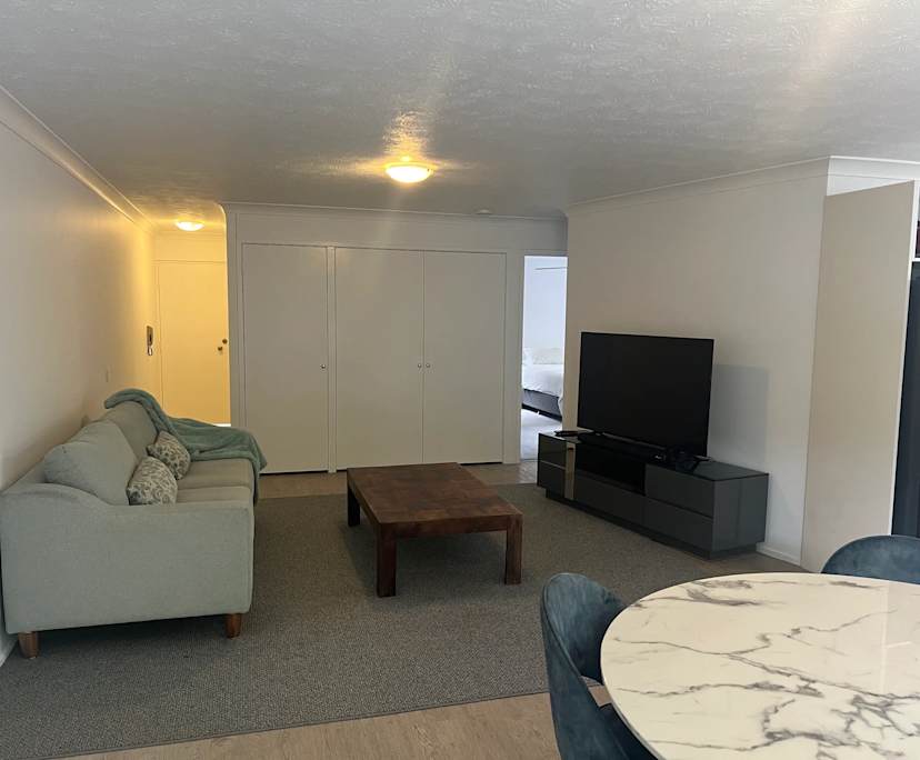 $650, Whole-property, 2 bathrooms, Taringa QLD 4068