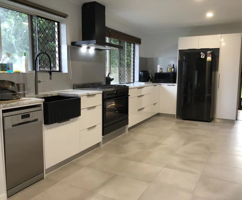 $300, Share-house, 3 bathrooms, Mooroobool QLD 4870