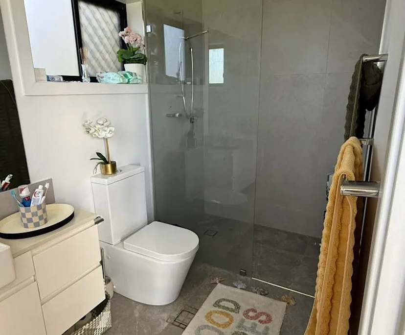 $350, Share-house, 3 bathrooms, Merrimac QLD 4226