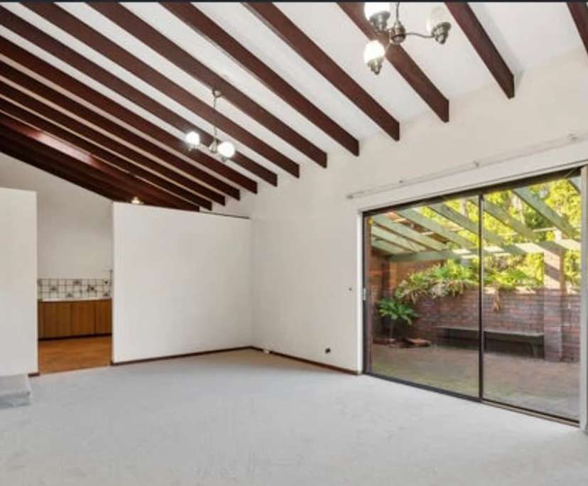 Room in a share house