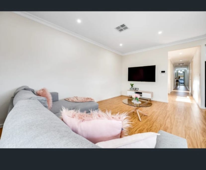 One Bed Flat for Rent in Seaton, Adelaide 250, Un...