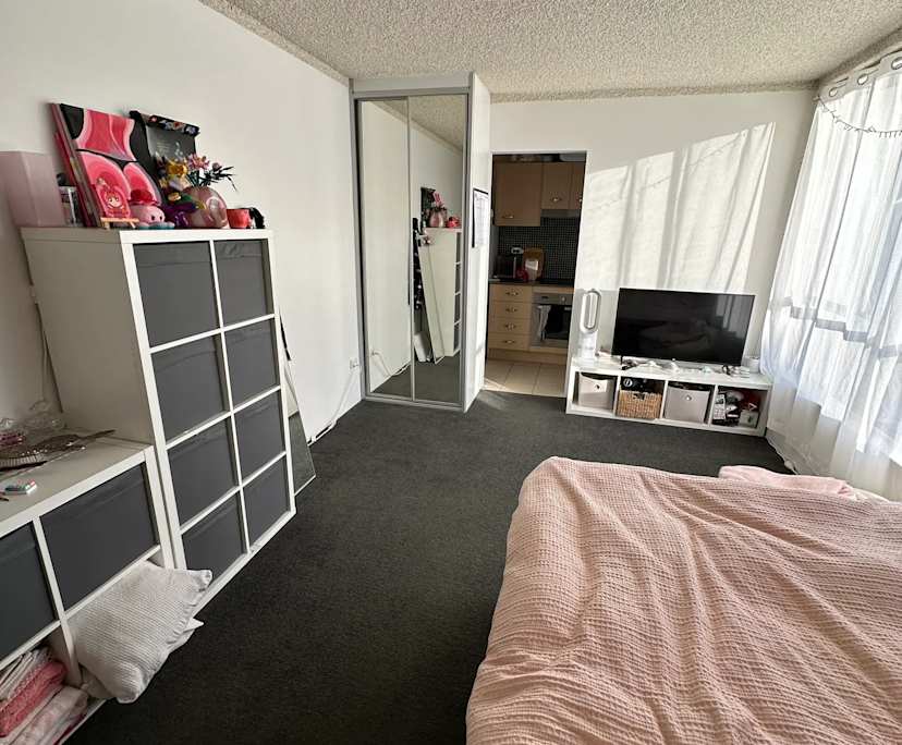 Furnished room studio flat for rent