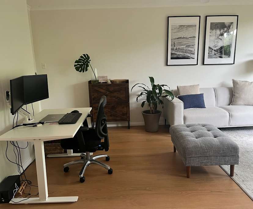 Furnished room in a flatshare