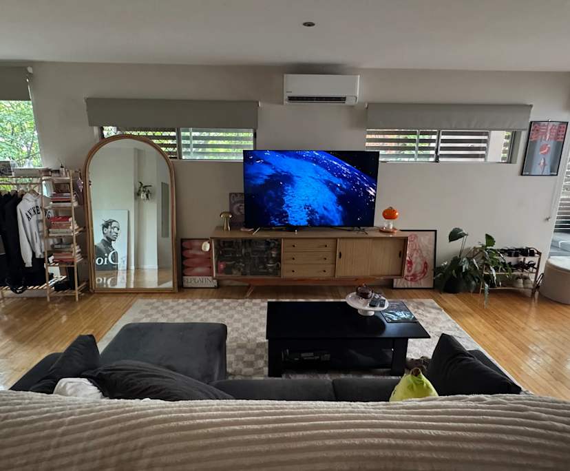 Unfurnished room with own bathroom