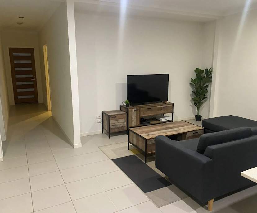 $340, Student-accommodation, 1 bathroom, Mount Low QLD 4818