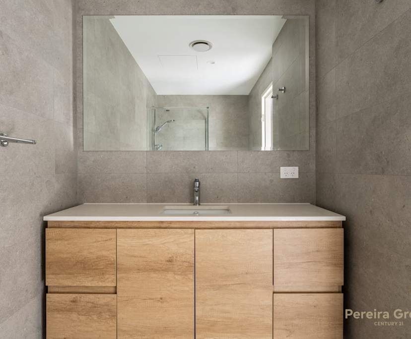 Unfurnished room with own bathroom