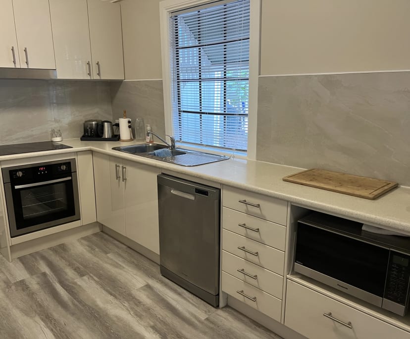 Granny Flat for Rent in Tamborine, Gold Coast 400...