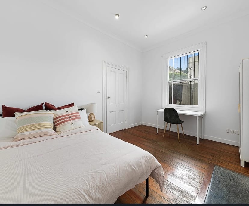 Furnished room in a share house
