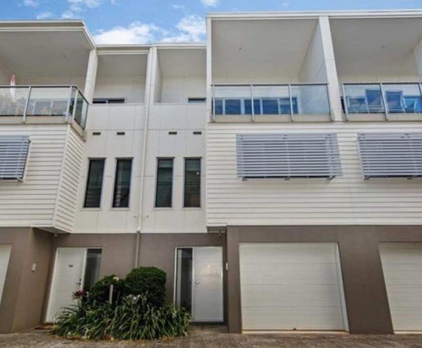 Unfurnished room with own bathroom