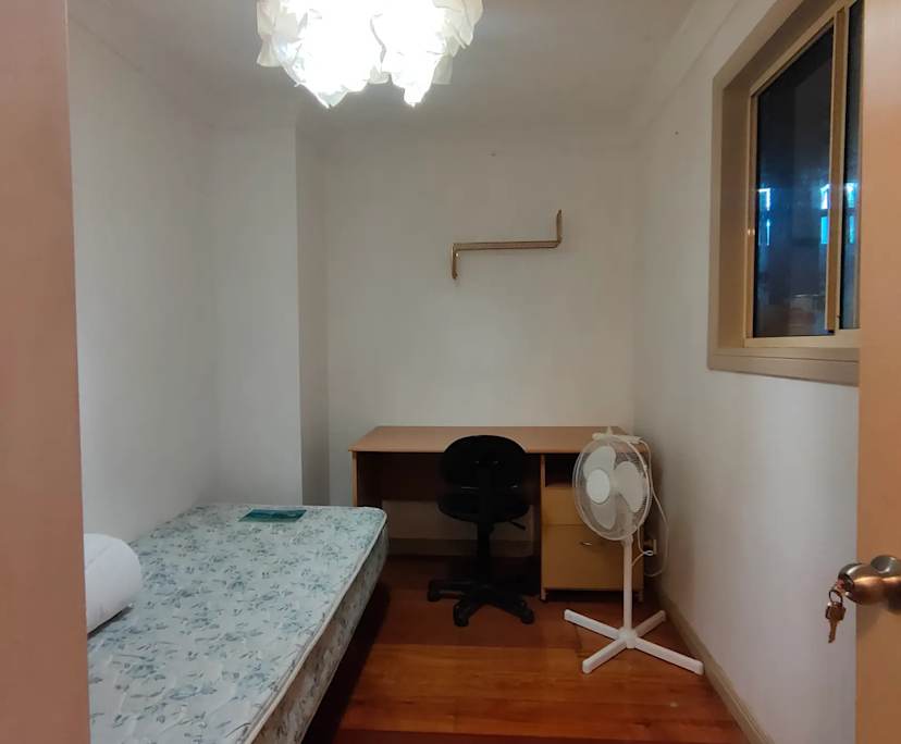 Furnished room in a share house