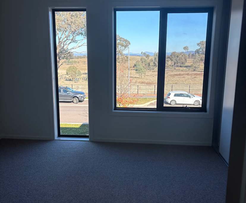 Unfurnished room with ensuite in a flatshare