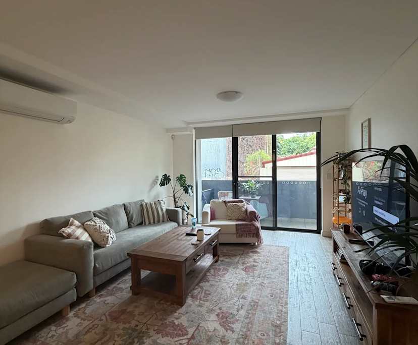 Whole property with 1 room for rent