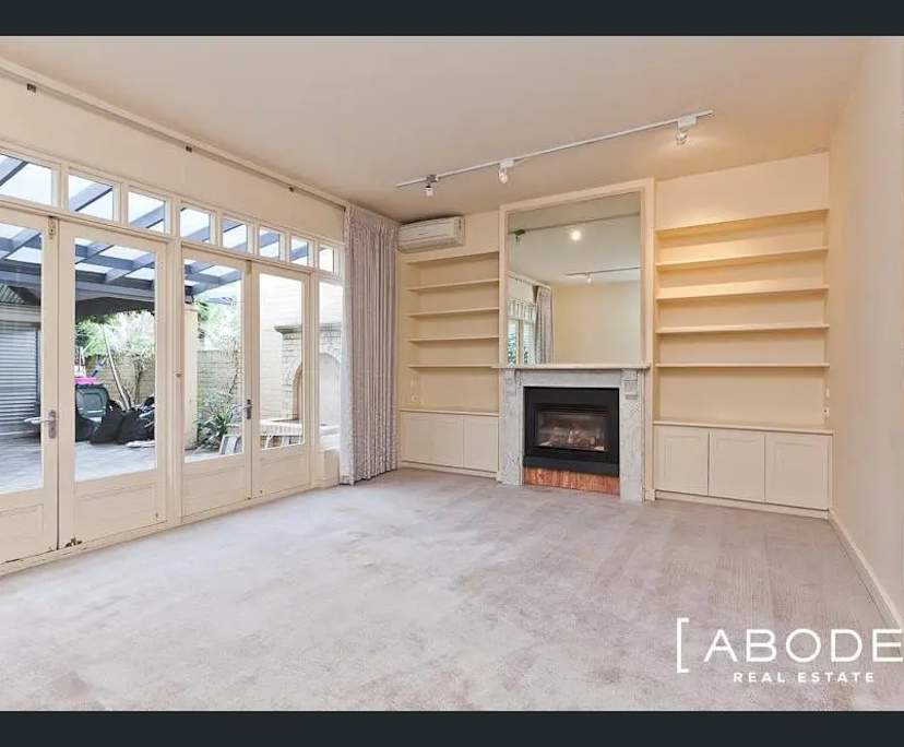 Room in a share house