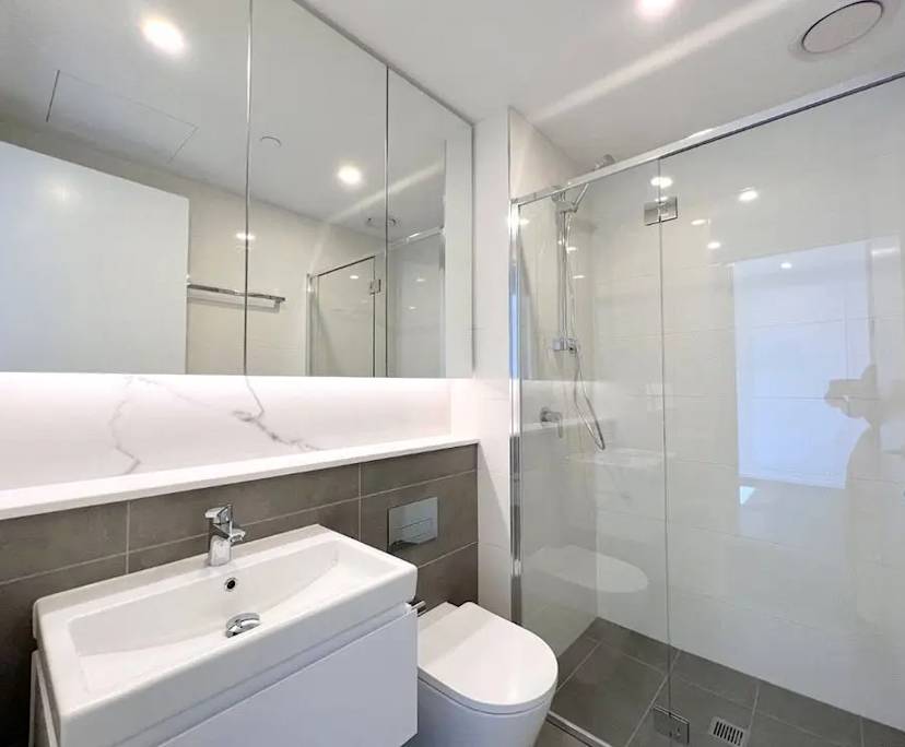 Furnished room with own bathroom