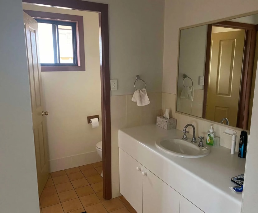 $240, Share-house, 3 bathrooms, Armidale NSW 2350