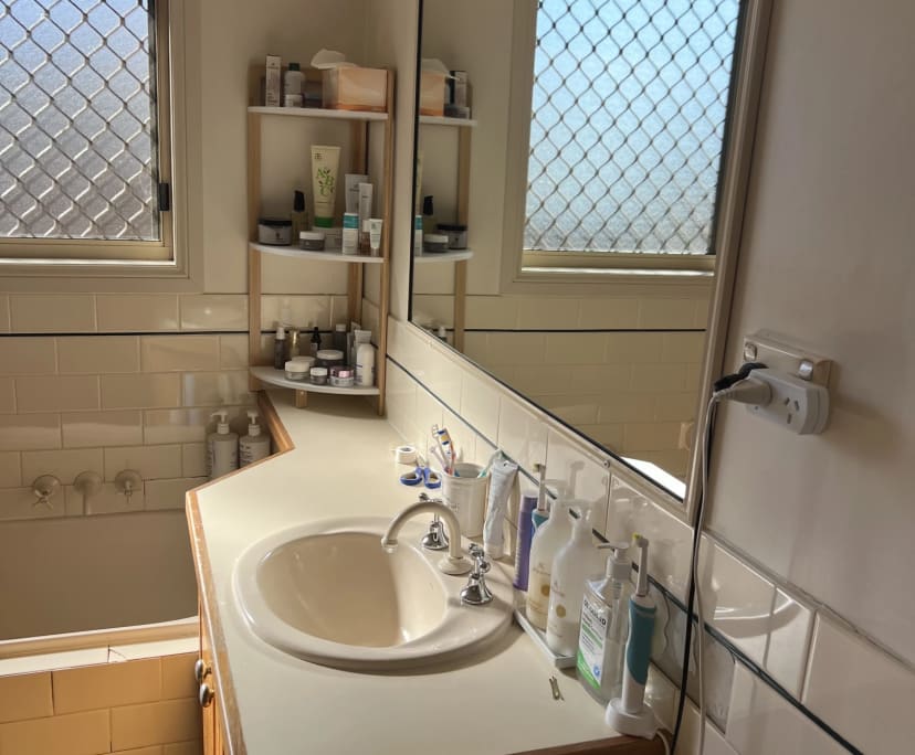 $260, Share-house, 3 bathrooms, Harristown QLD 4350