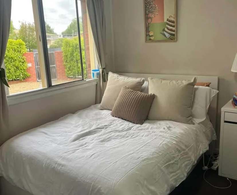 Room in a share house