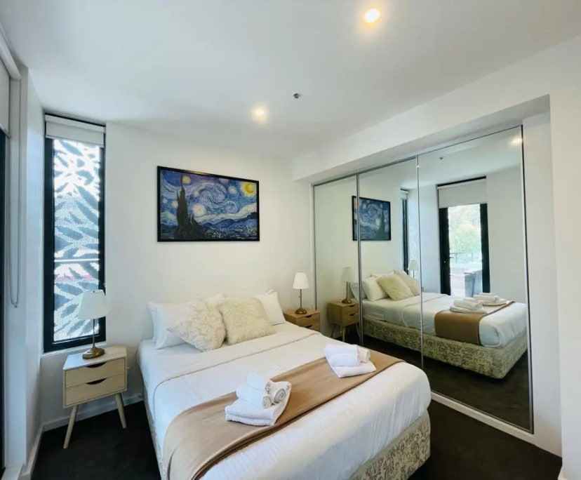 $950, Whole-property, 2 bathrooms, St Kilda VIC 3182