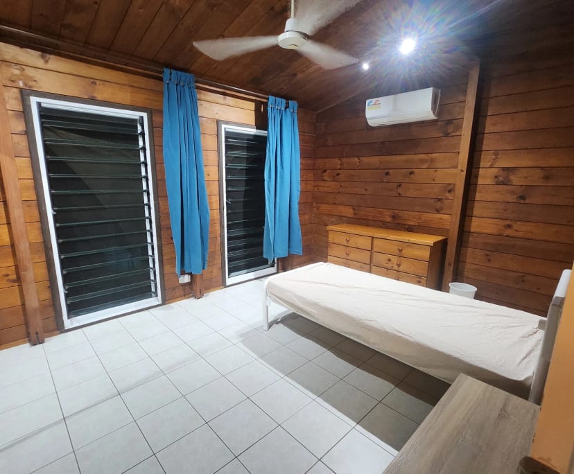 Room in a share house