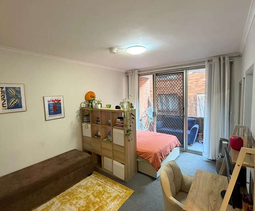 Furnished room studio flat for rent