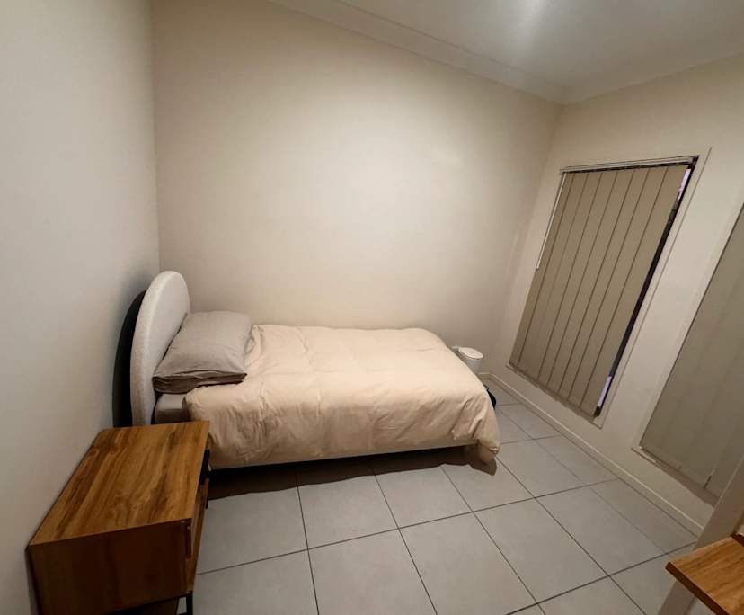 Room in a share house