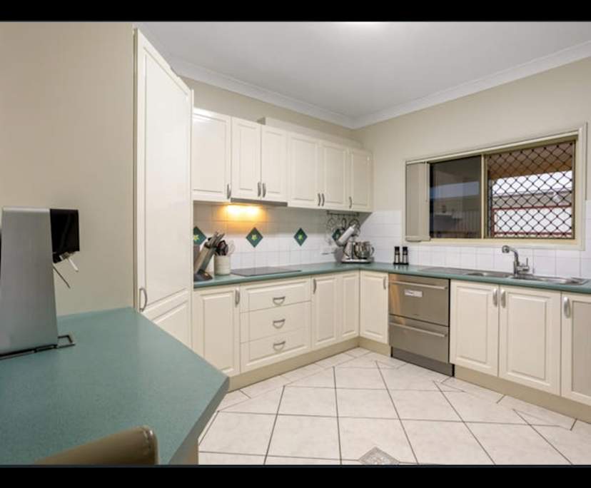 Room in a share house