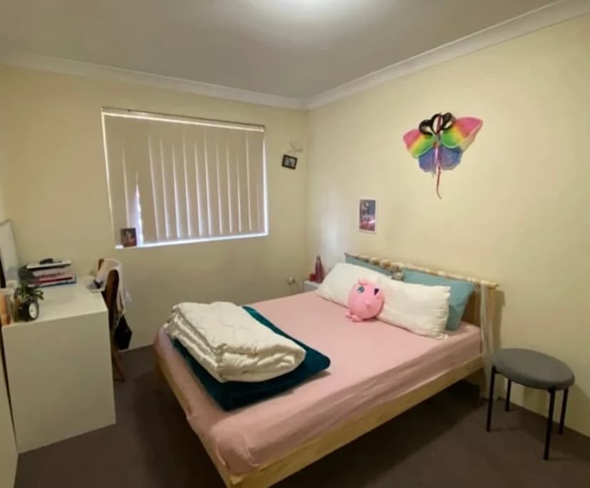 Furnished room in a flatshare
