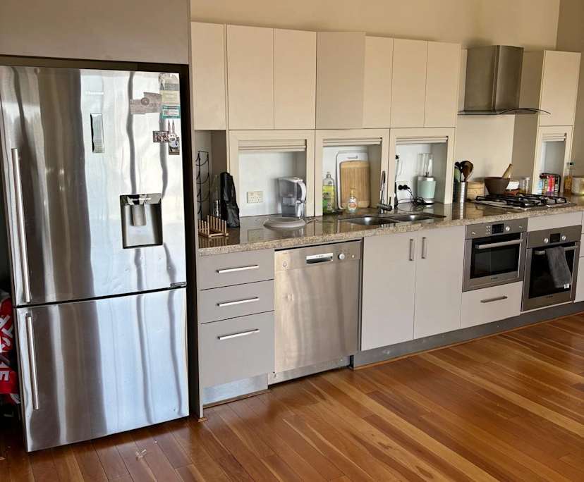 Furnished room with ensuite in a flatshare