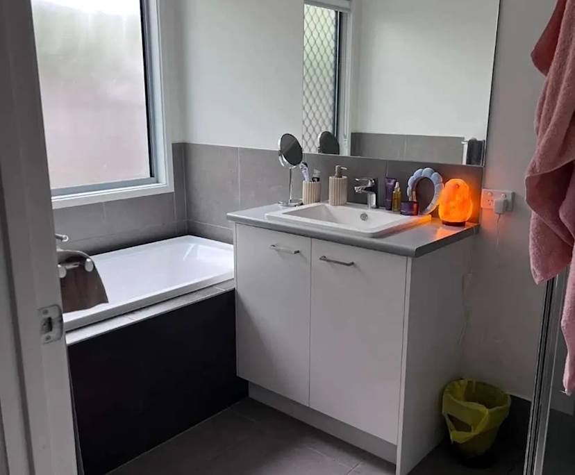 Unfurnished room in a share house