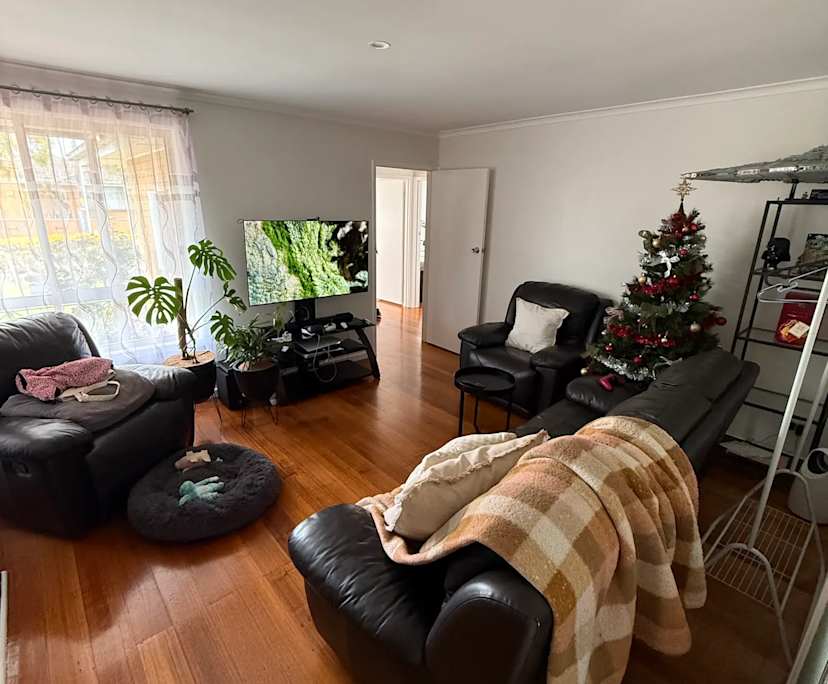 Unfurnished room with own bathroom