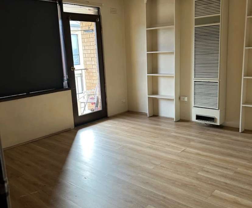 $425, Whole-property, 2 bathrooms, Saint Albans VIC 3021