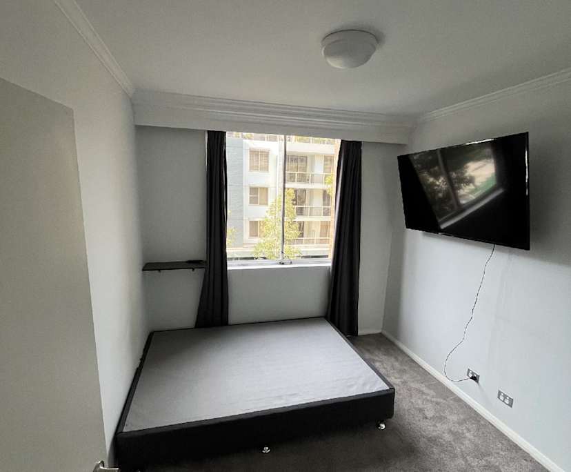 Furnished room in a flatshare