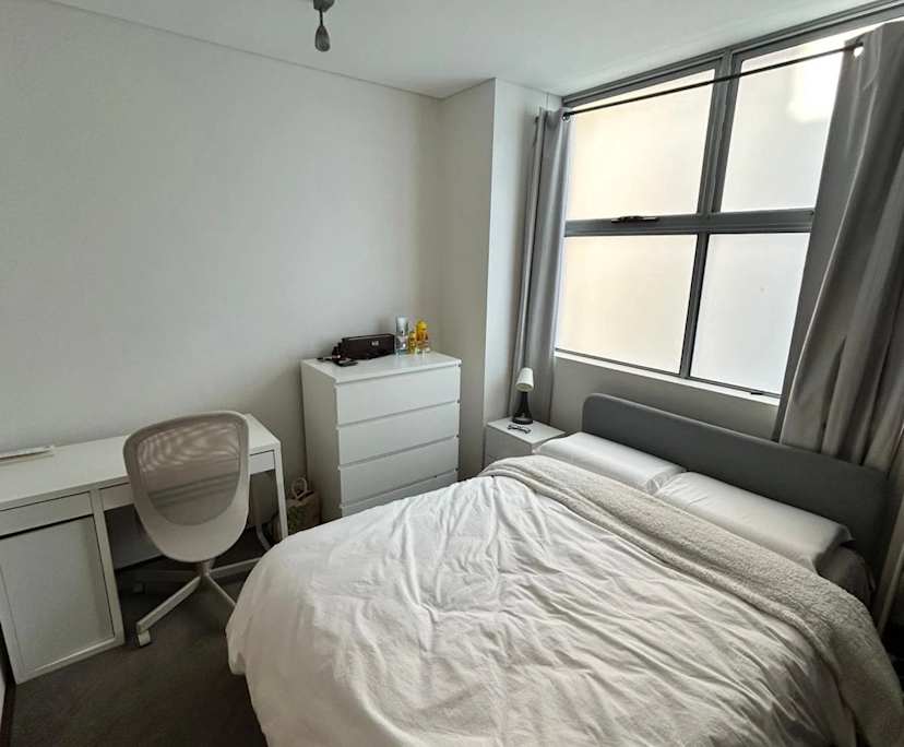 Furnished room in a flatshare