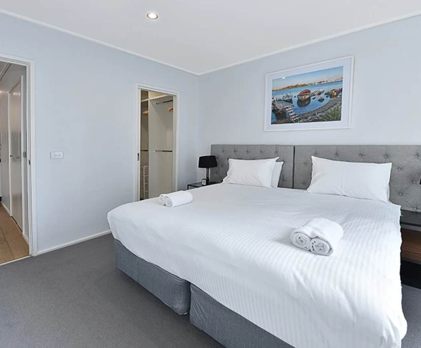 $1,425, Whole-property, 3 bathrooms, Melbourne VIC 3000