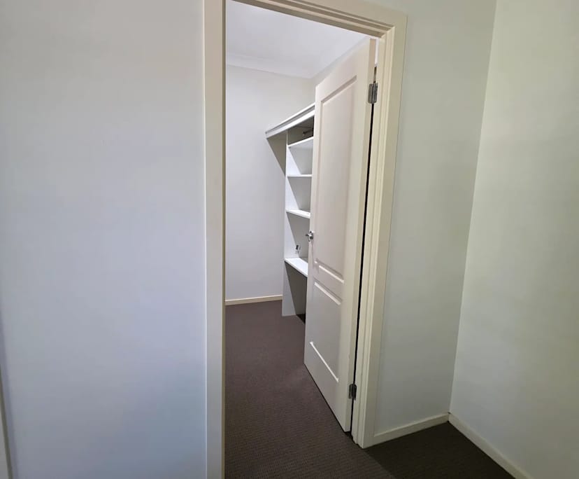 $450, Share-house, 4 bathrooms, Pacific Pines QLD 4211