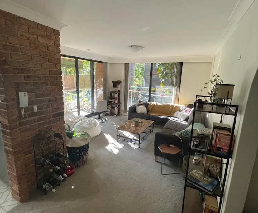 Furnished room in a flatshare