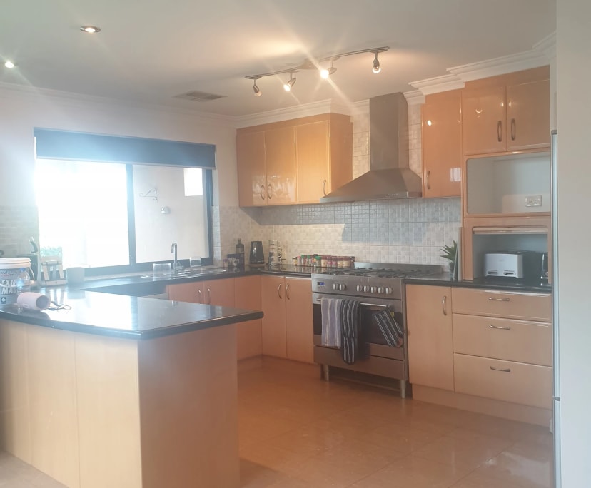 $280, Homestay, 4 bathrooms, Canning Vale WA 6155