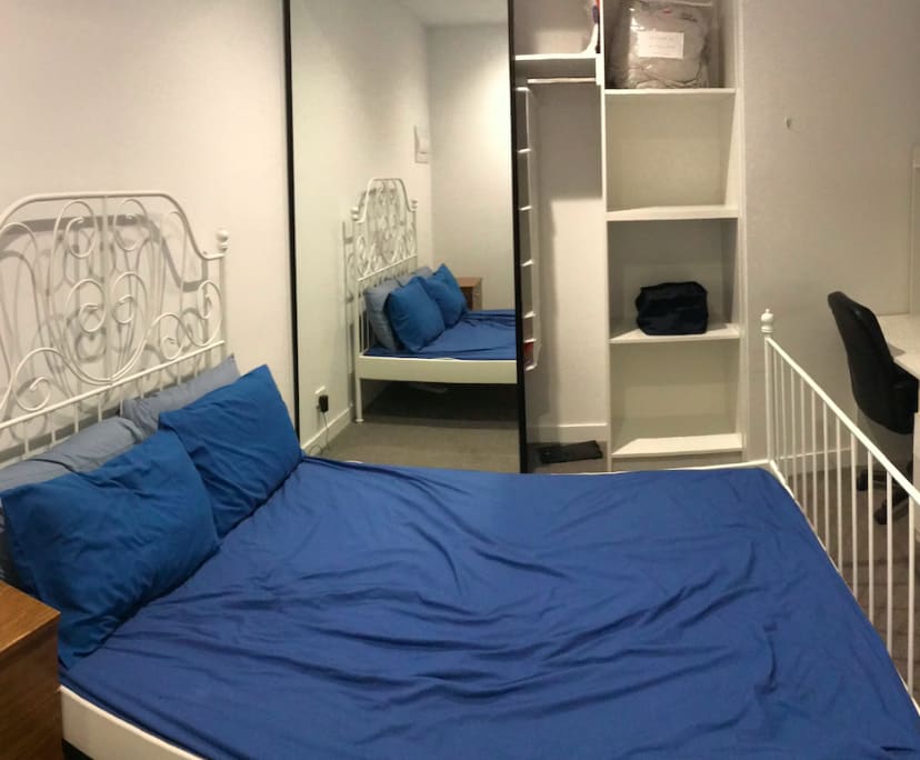 $645, Whole-property, 2 bathrooms, Melbourne VIC 3000