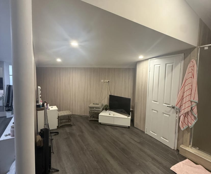 Unfurnished room with own bathroom