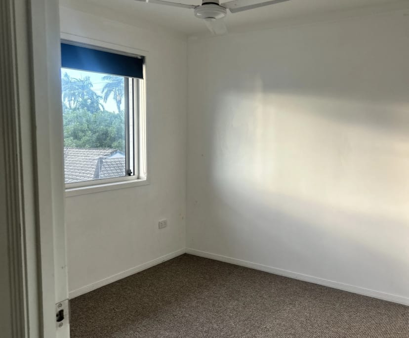 Unfurnished room in a flatshare