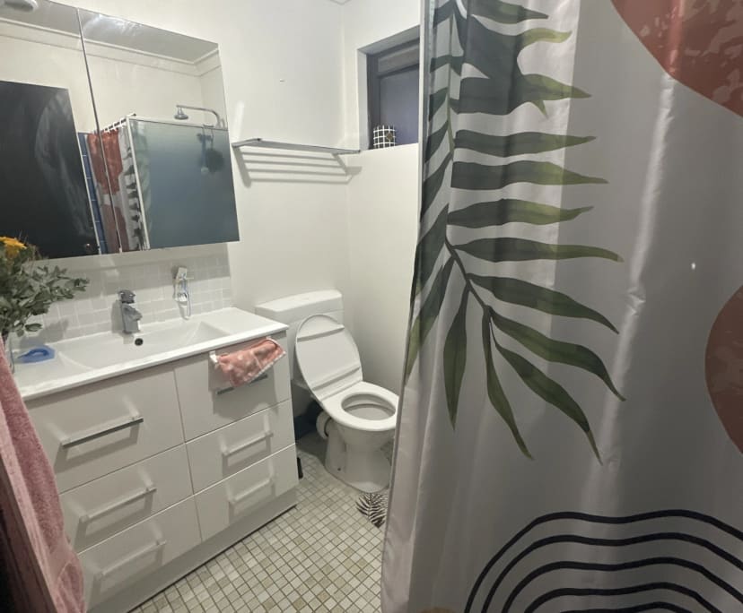 Furnished room in a flatshare