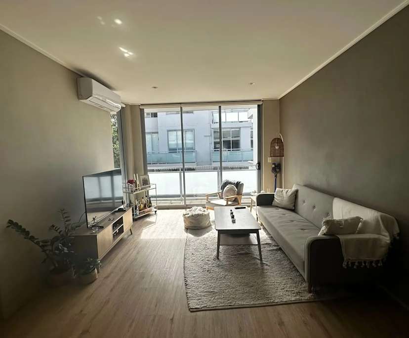 Furnished room in a flatshare