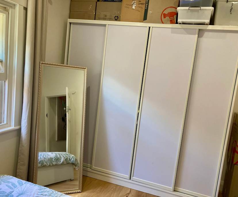 Room in a share house