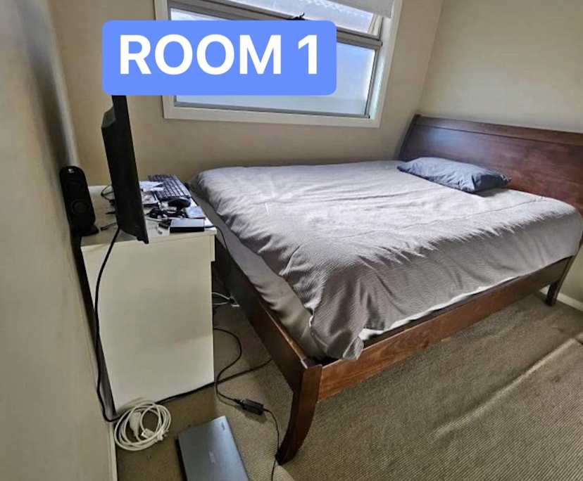 Furnished room in a share house