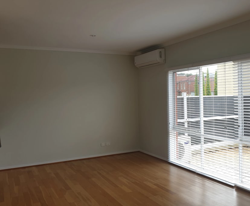 Whole property with 3 rooms for rent