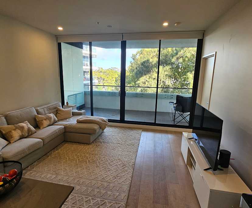 Furnished room with ensuite in a flatshare
