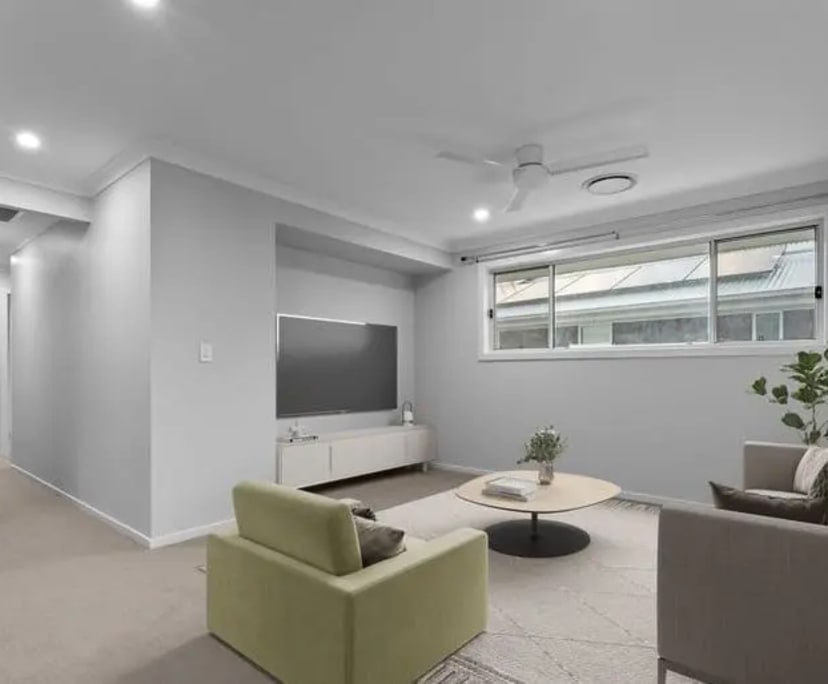 $350, Whole-property, 4 bathrooms, Springfield QLD 4300